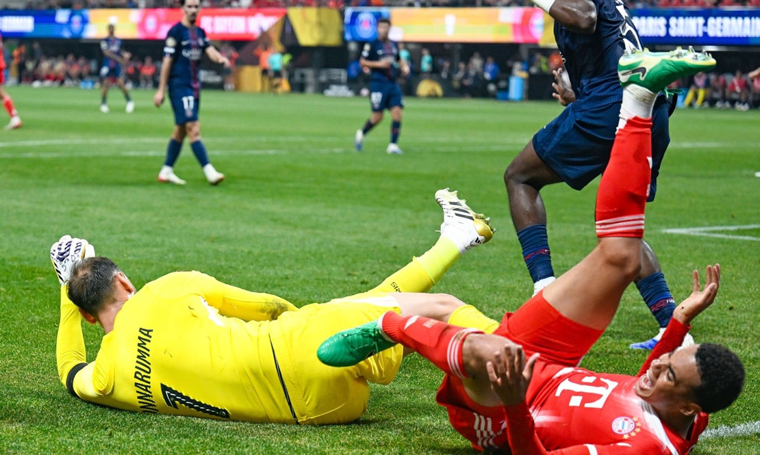 包含德甲赛程吃紧，费耶诺德集结日队长鼓劲，赛场秩序良好，年轻球员得到机会的词条yy易游中国