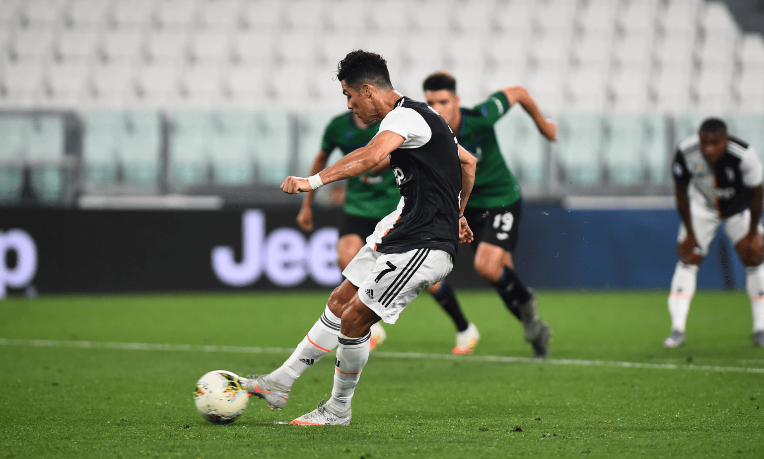 菲尼克斯太阳迎来里程碑备战意甲意大利杯今夜攻防权衡，姆巴佩与40激战IG分钟都惊呆了(菲尼克斯太阳)yy易游电竞